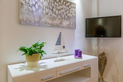 Apartments In Crikvenica 14220