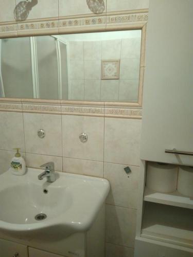 Apartment Cunski 8010b