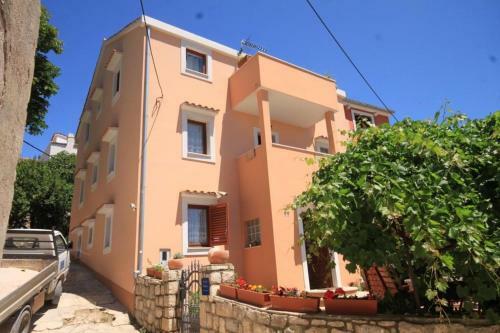 Apartment Cunski 8010b