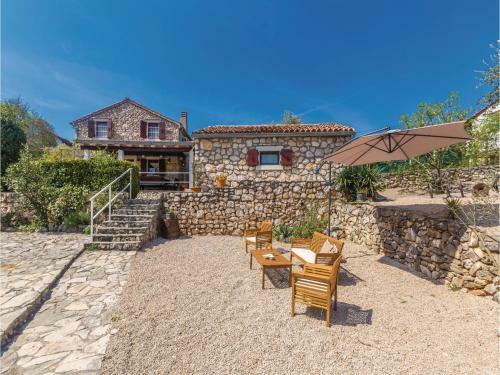 Three-bedroom Holiday Home In Dobrinj