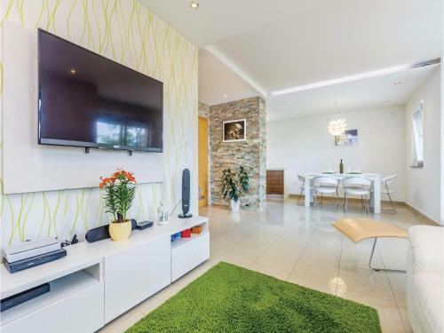 Three-bedroom Holiday Home In Klanice