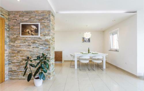 Three-bedroom Holiday Home In Klanice
