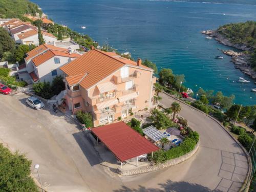 Apartment In Dramalj 35806