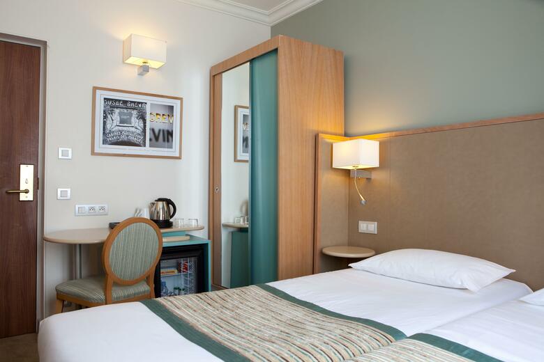 Hotel Corona Opera