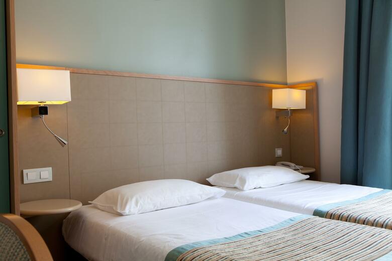 Hotel Corona Opera