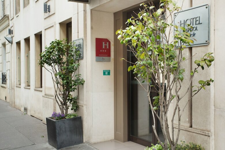 Hotel Eiffel Capitol