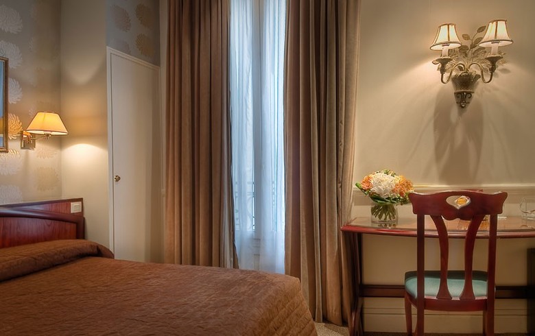 Hotel Elysees Ceramic
