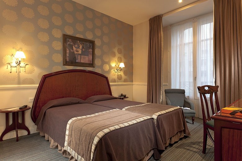 Hotel Elysees Ceramic