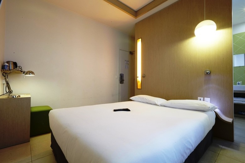 Hotel Kyriad Canal Saint Martin Republique