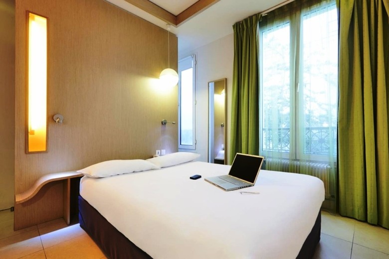 Hotel Kyriad Canal Saint Martin Republique