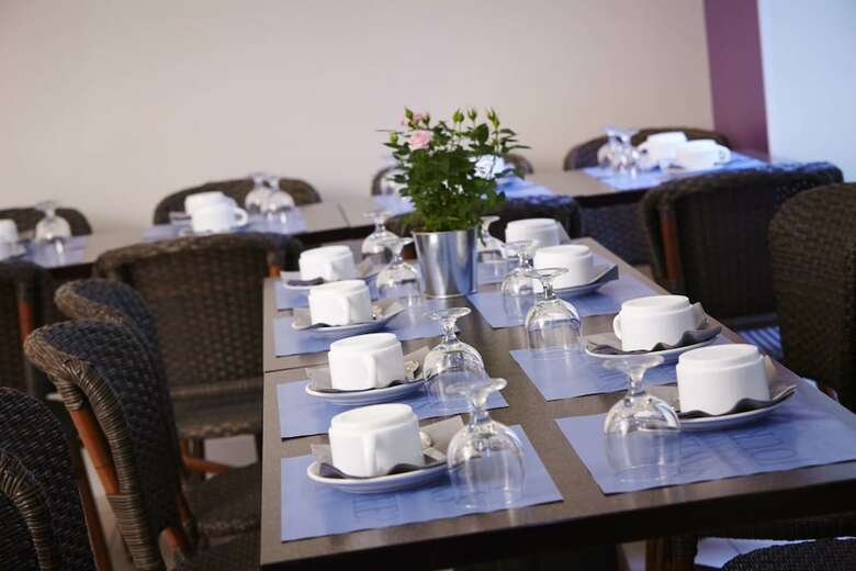 Hotel Kyriad Canal Saint Martin Republique