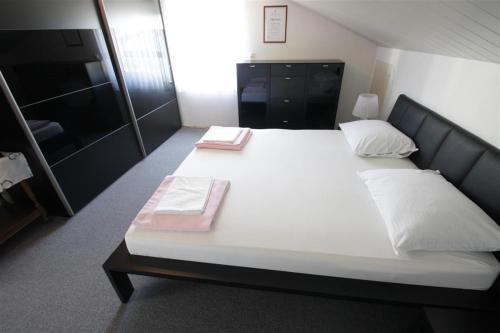 Two-bedroom Apartment In Dramalj X