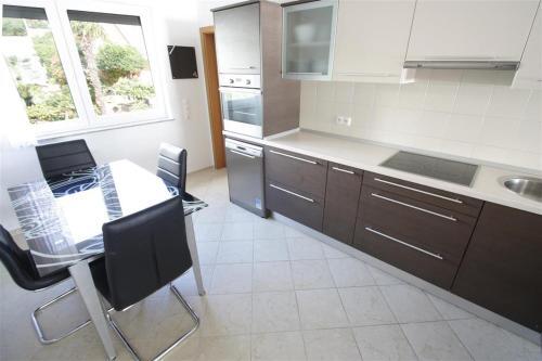 Two-bedroom Apartment In Dramalj X
