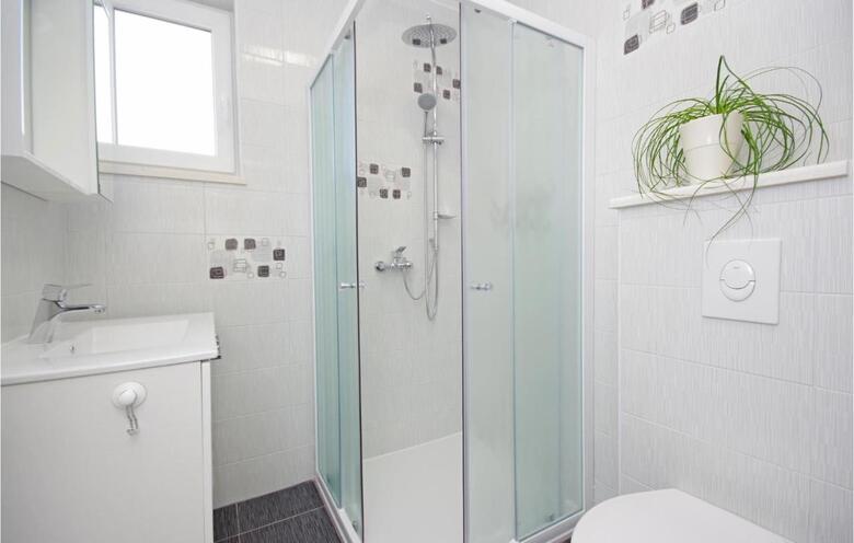 Three-bedroom Holiday Home In Drvenik