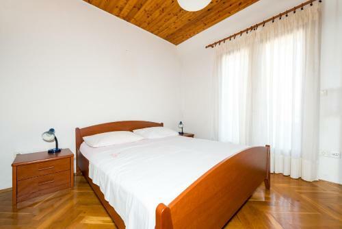 Apartments & Rooms Tapera