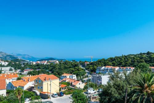 Apartments & Rooms Tapera