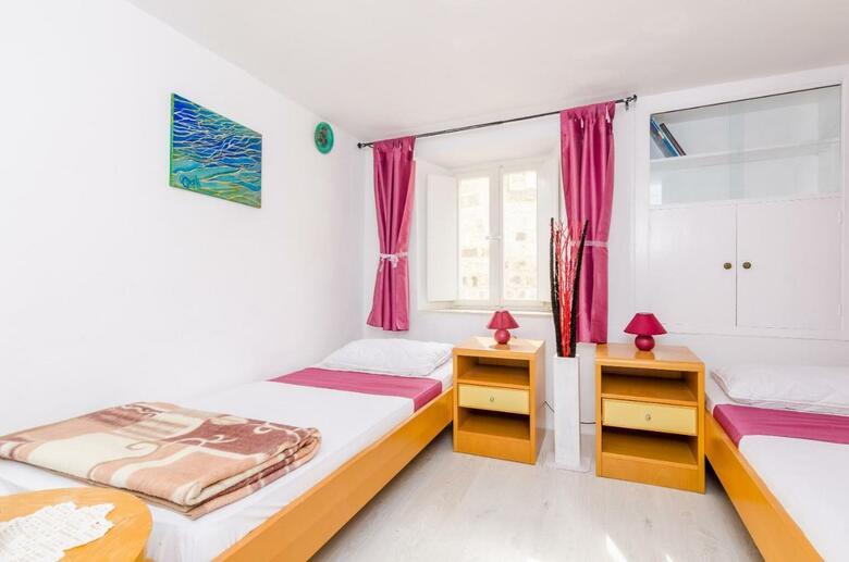 Hostal Rooms Jozomare