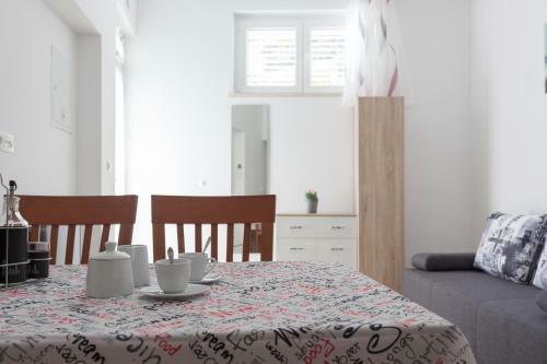Apartment Cinereus A58