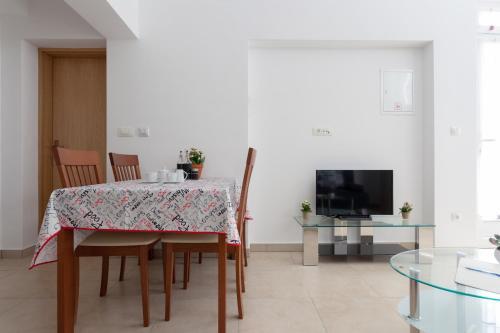 Apartment Cinereus A58