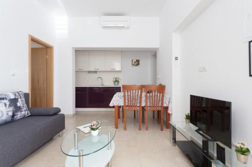 Apartment Cinereus A58