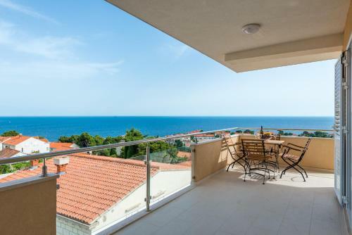 Apartment Blue Horizon