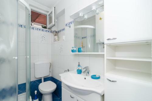 Hostal Ivo Guest House