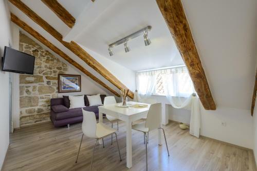 Hostal Antique Deluxe