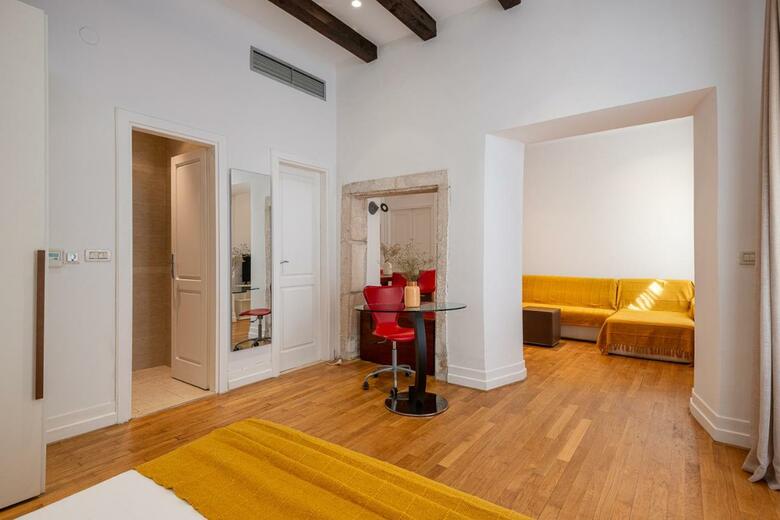 Hostal Olea Apartments And Rooms
