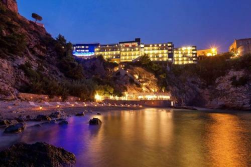 Central Luxury Apartments