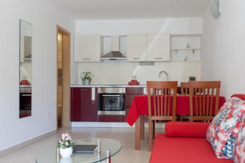 Apartment Chermesinus A57