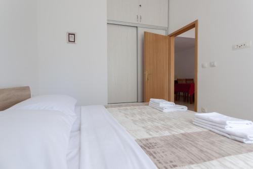Apartment Chermesinus A57