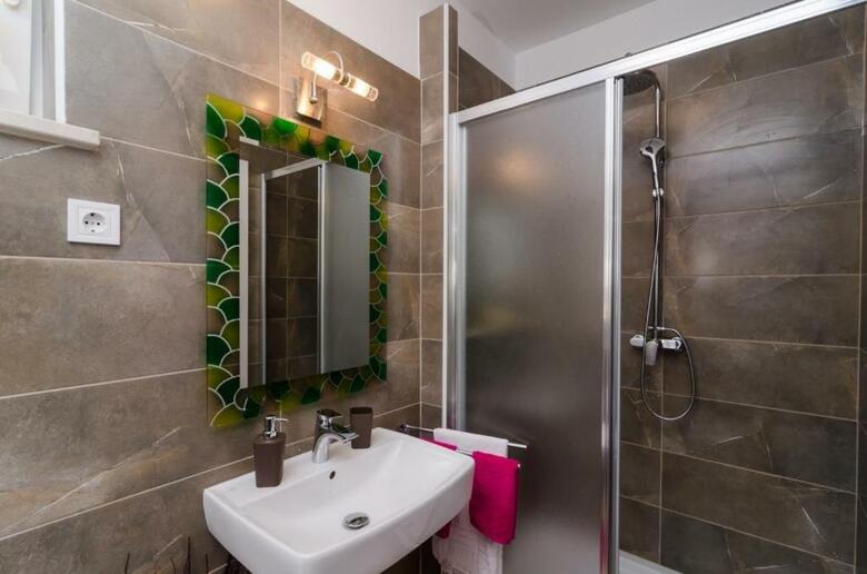 Hostal Apartment & Room Lady O