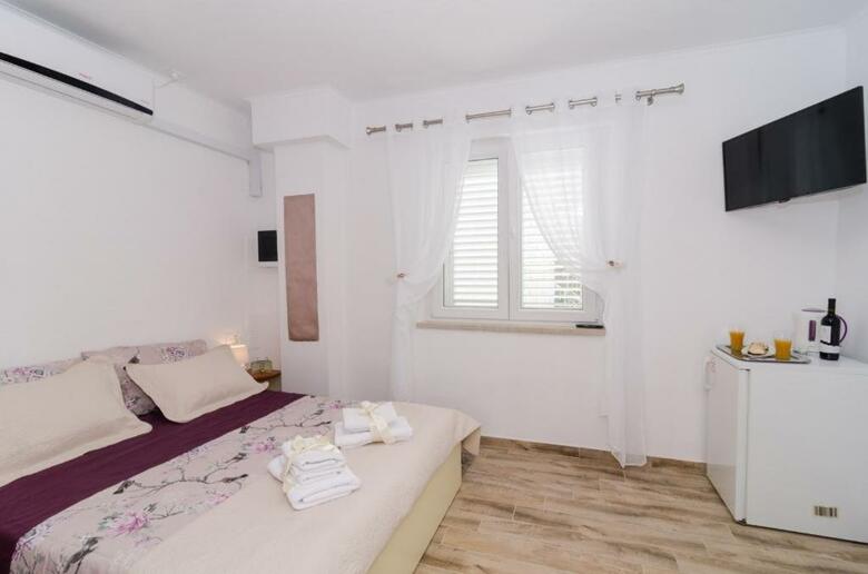 Hostal Apartment & Room Lady O