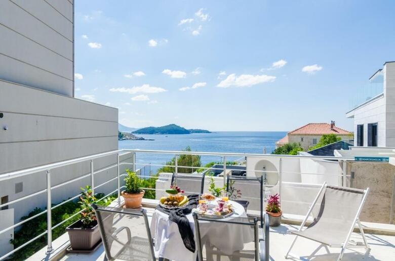 Hostal Apartment & Room Lady O