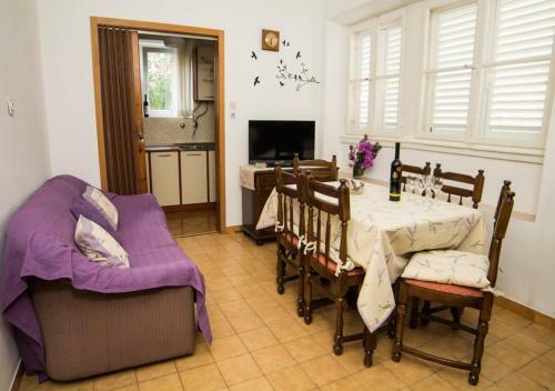 Apartments Bungevilla