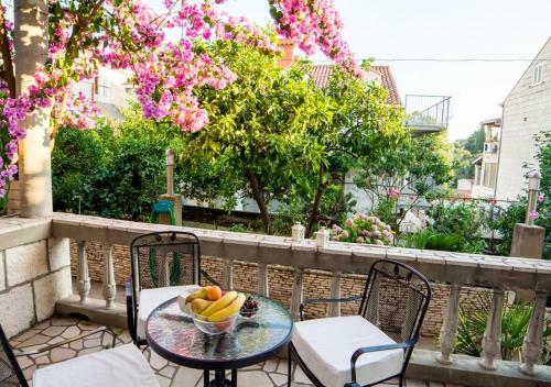 Apartments Bungevilla