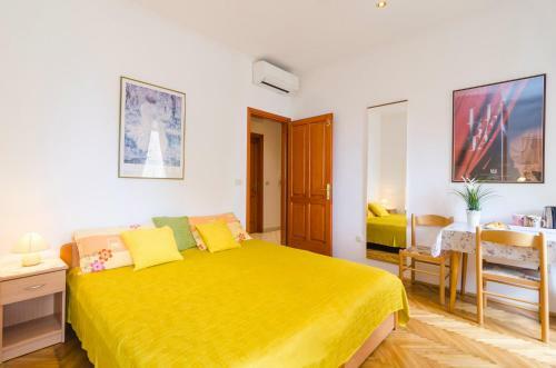 Hostal Rooms Lovrijenac
