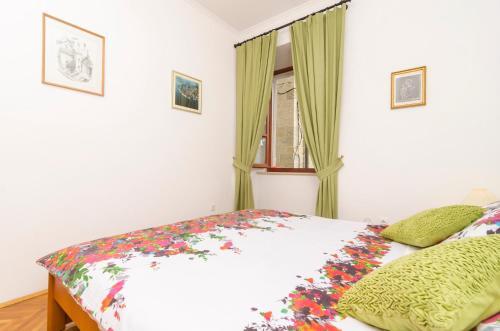 Hostal Rooms Lovrijenac