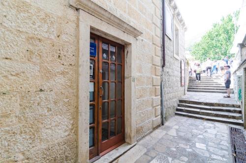 Hostal Rooms Lovrijenac