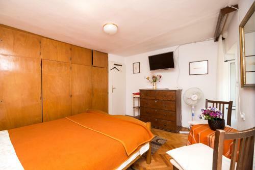 Apartamentos Rooms Ane Old Town