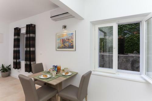 Apartments Ambience