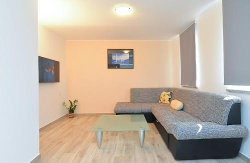 House Dama 1691