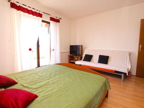 Apartments Orange 994