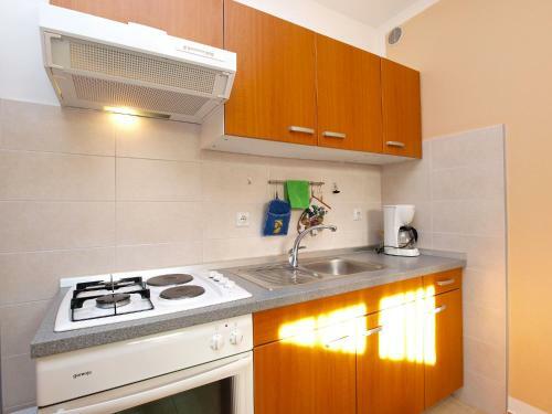 Apartments Orange 994