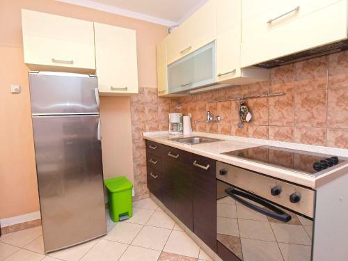 Apartments Orange 994
