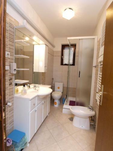 Apartments Orange 994