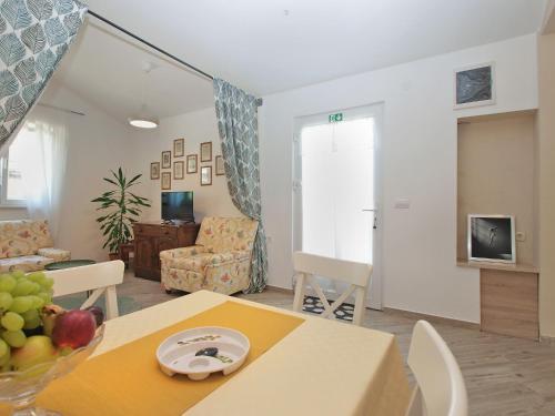 Apartments Mirjana 1555