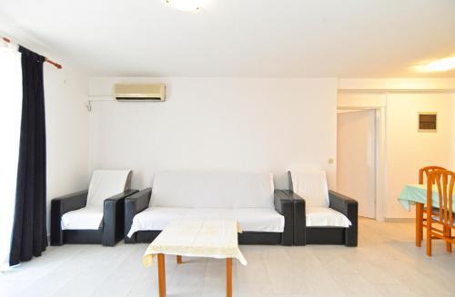 Apartments Marija 85