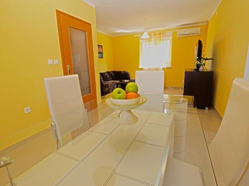 Apartments Sanja 800