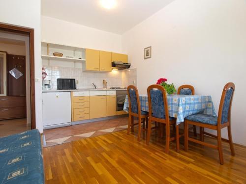 Apartments Zora 1652